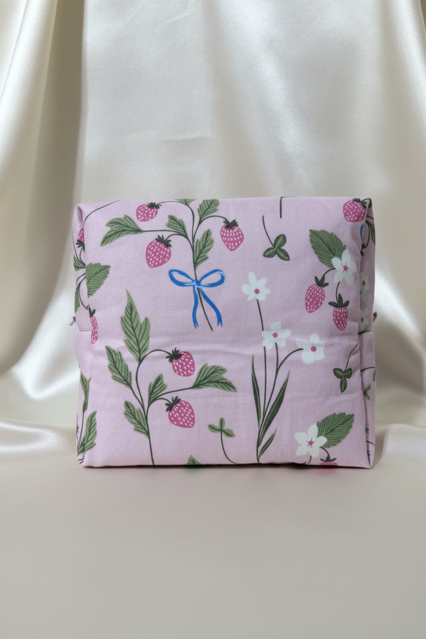Bows & Berries Square Boxy Bag